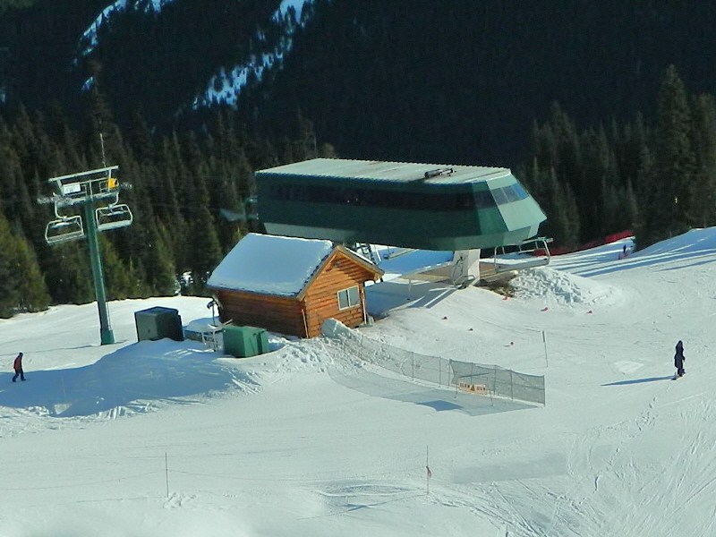 Télésiège débrayable 6 places (TSD6) Chinook Express www.remontees